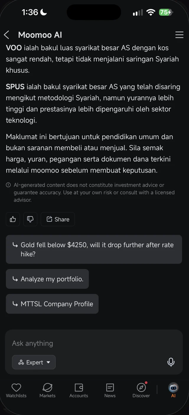 Hujung jawapan Moomoo AI dengan penafian, butang suka, tak suka, Share dan soalan susulan