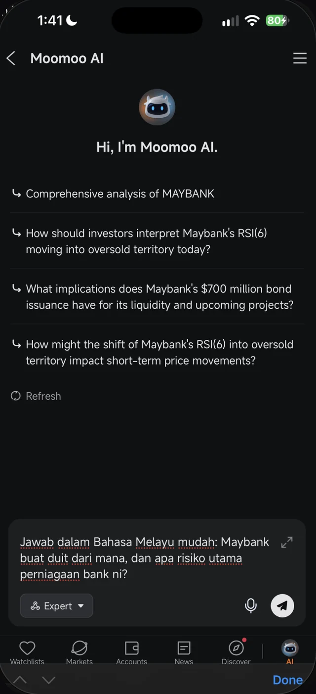 Soalan tentang sumber pendapatan dan risiko Maybank ditaip dalam Moomoo AI