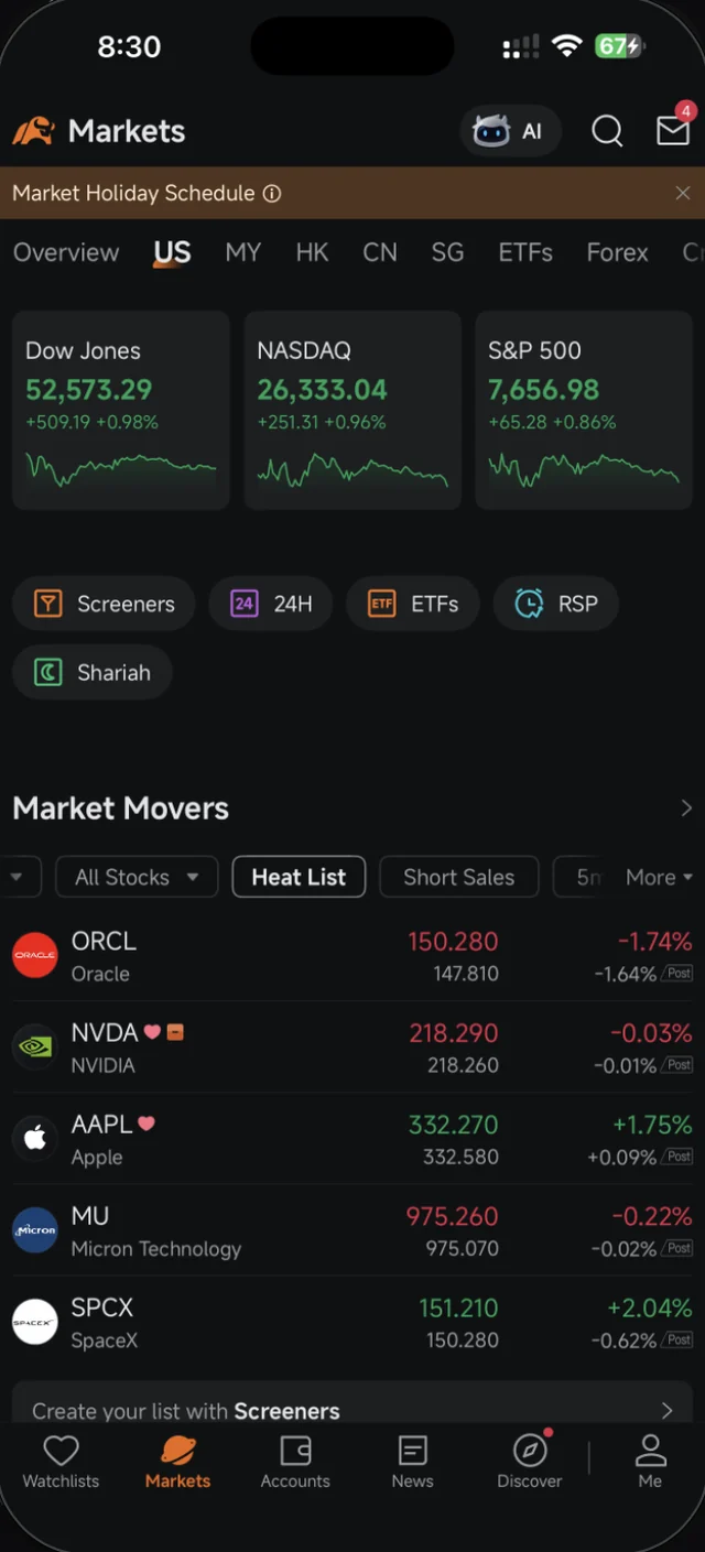 Tab Markets dalam Moomoo dengan indeks US dan tab pasaran lain