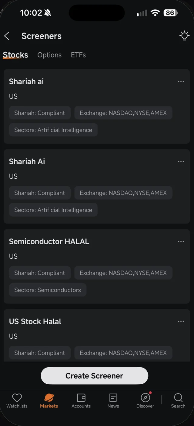 Skrin Screeners dalam Moomoo dengan senarai screener tersimpan dan butang Create Screener